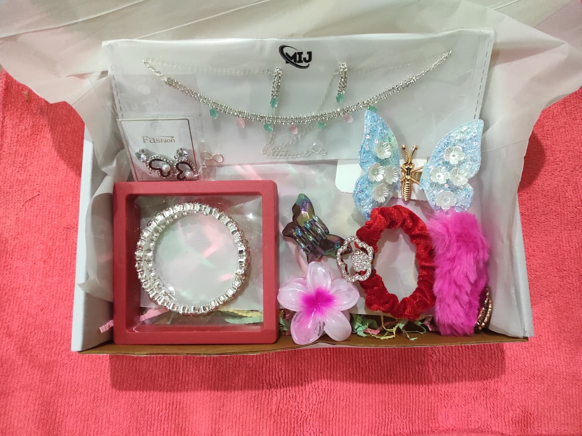 Jewelry & Hair Accessories Gift Hamper Box